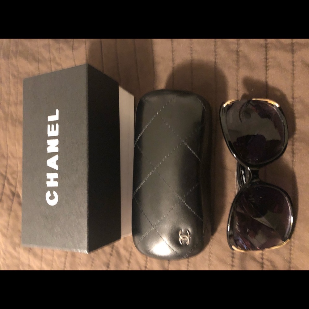 Chanel sunglasses in original box, no scratches!